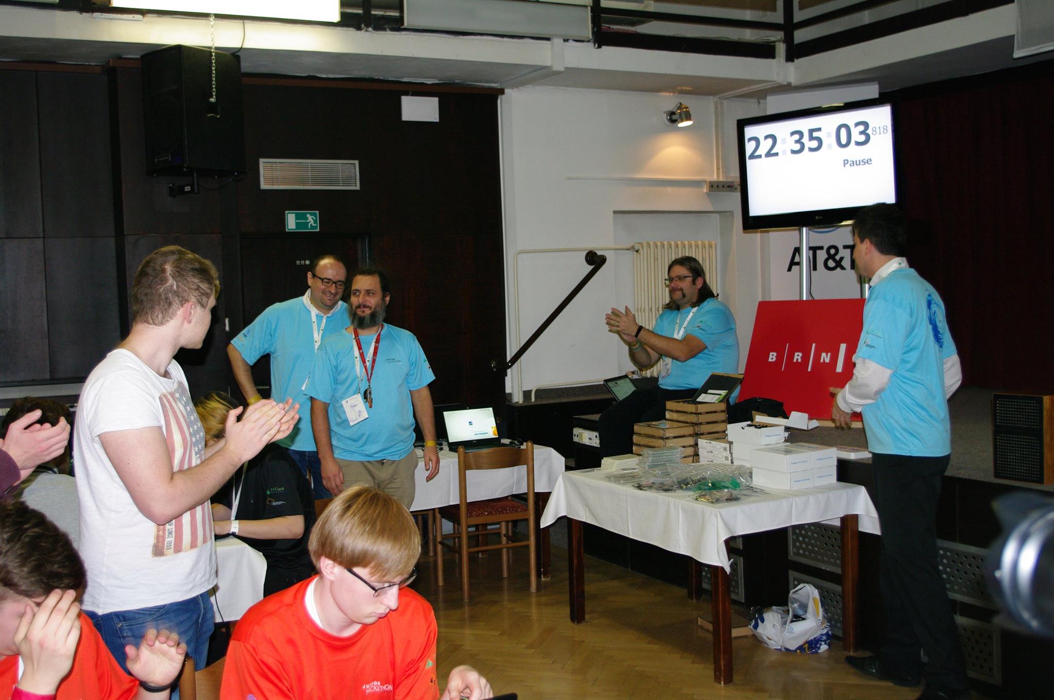 003_15288464_1532359010114563_1281222738472821531_o
